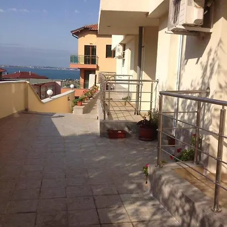 Seaside In The Center Of بيت ضيافة